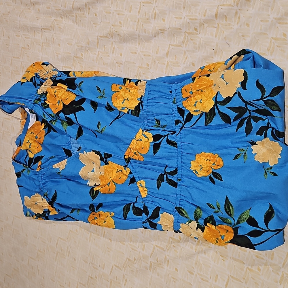 Ladie Size S pretty Blue Dress with Yellow Floral Pattern. New, Has'nt Been Worn - Picture 8 of 9